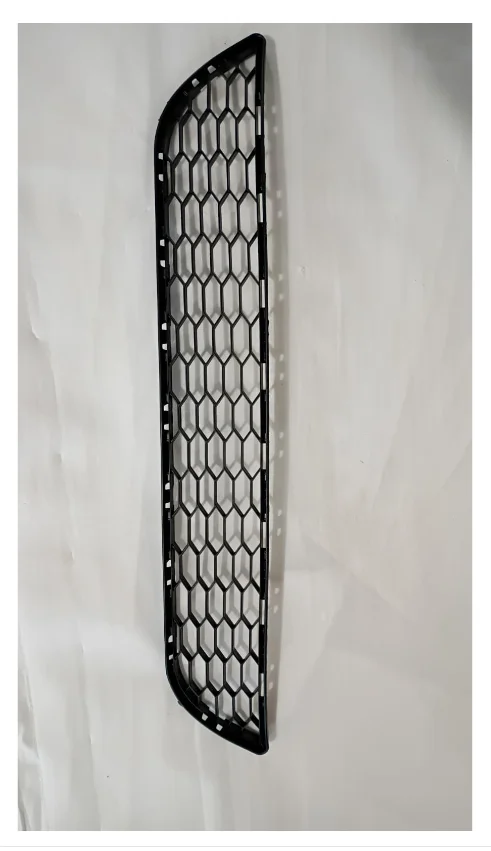 2016 - 2017 Nissan Sentra Front Bumper Lower Grille