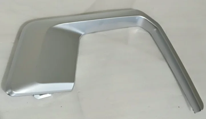 2021 - 2024 GMC Yukon Front Fog Lamp Bezel Insert Silver RH