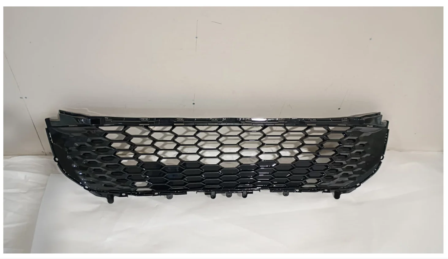 2024 - 2026 Toyota Camry Front Bumper Grille SE XSE