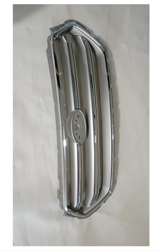 2017 - 2019 Ford Escape FRONT GRILLE (SILVER/CHROME TRIM)