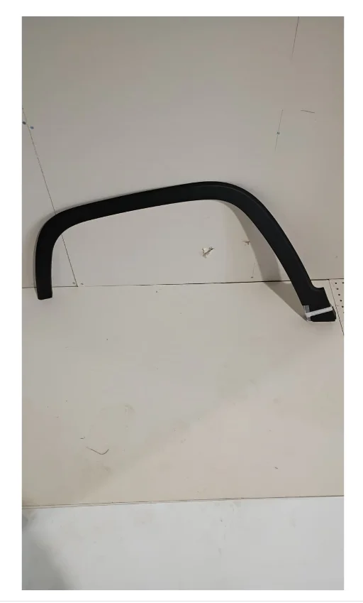 2014 - 2018 Jeep Cherokee FRONT DRIVER SIDE WHEEL ARCH TRIM