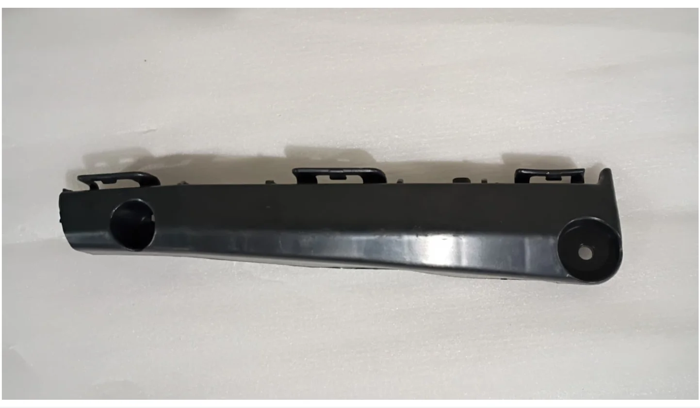 2012 - 2014 Toyota Camry Front Passenger Side Bumper Retainer RH