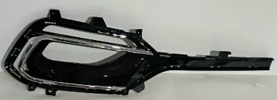 2017 - 2018 Hyundai Santa Fe Sport Front Bumper Fog Light Bezel Passenger Right RH