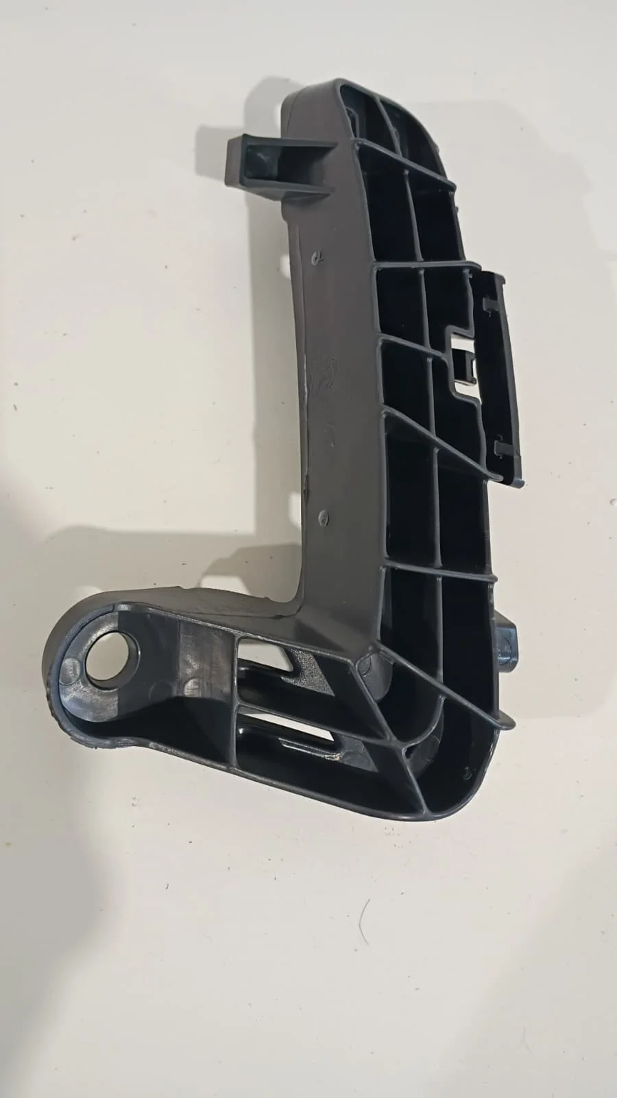 2018 - 2024 Toyota Camry REAR UPPER BUMPER COVER RETAINER