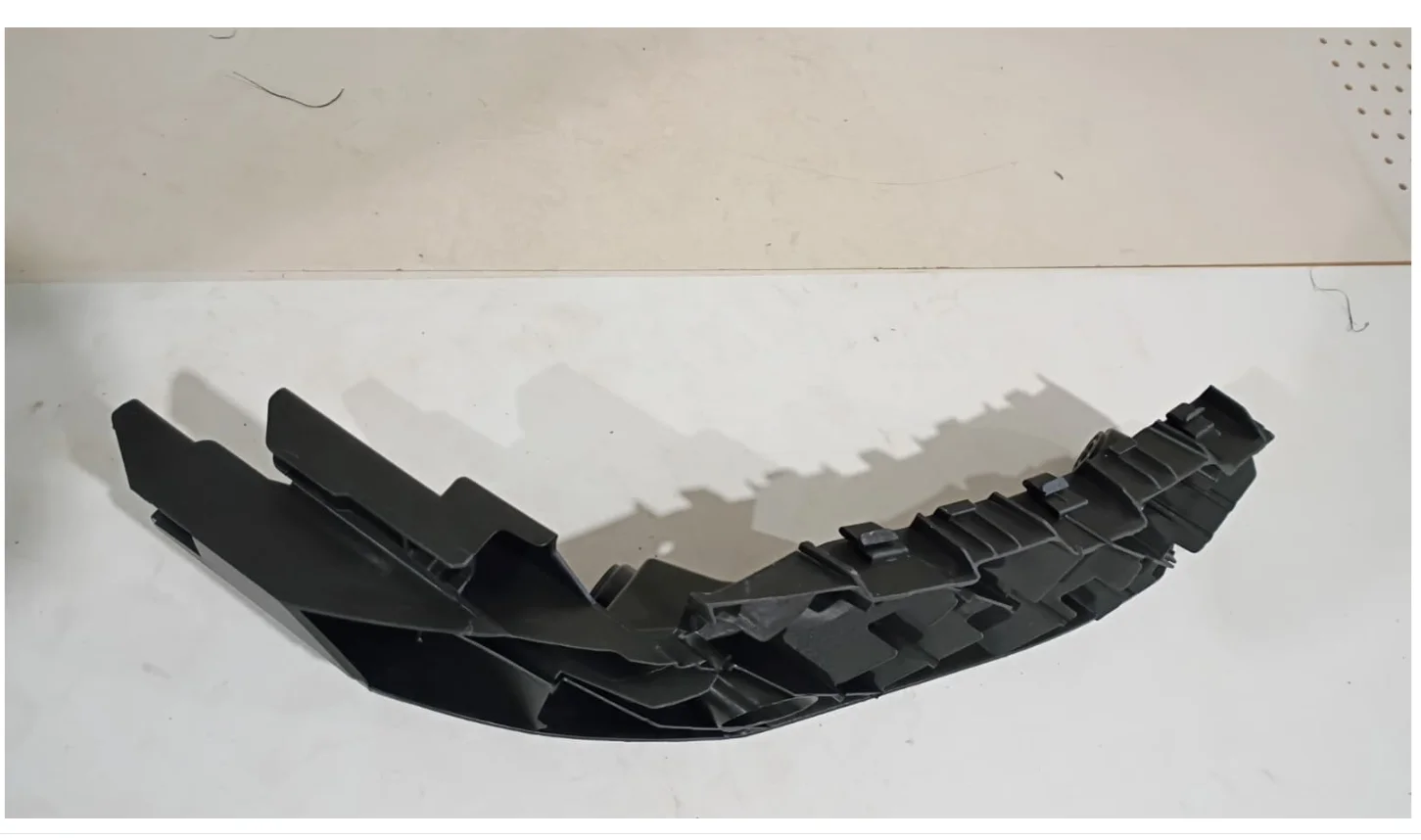 2014 - 2016 Jeep Grand Cherokee Front Bumper Bracket Passenger Side RH